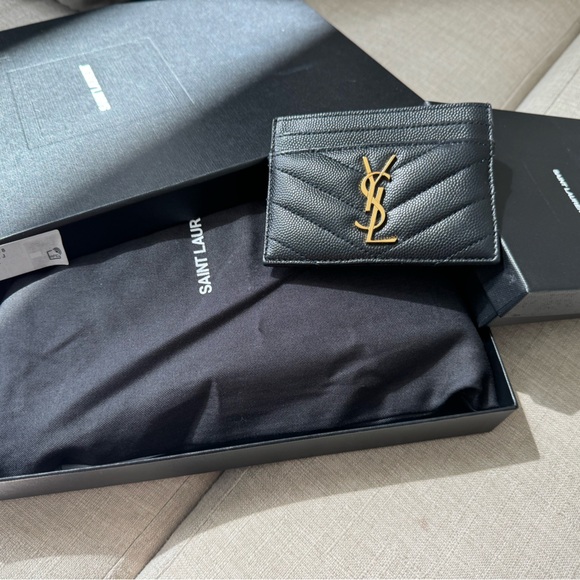 ❌SOLD❌ YSL Cassandre Pouch Clutch - Picture 4 of 9